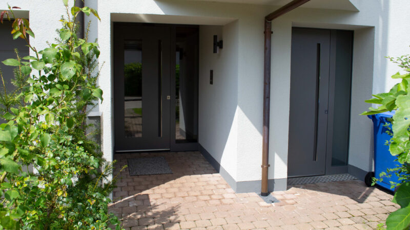 Feature image 28 Eingangstueren Som