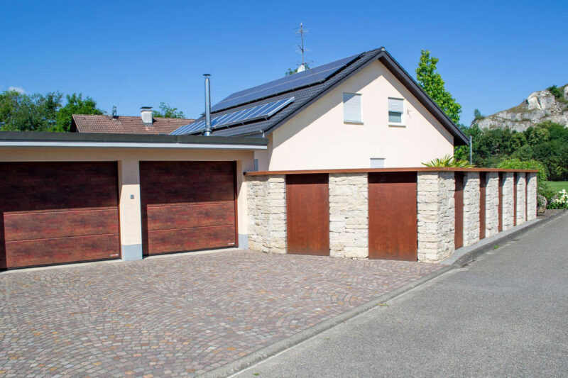 Feature image 4 Montage Haustuer Briefkastenanlage Und Garagentor