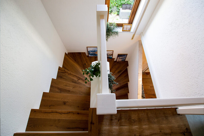 Feature image Montage Innentueren Parkettboden Und Aufbereitung Der Treppe 10