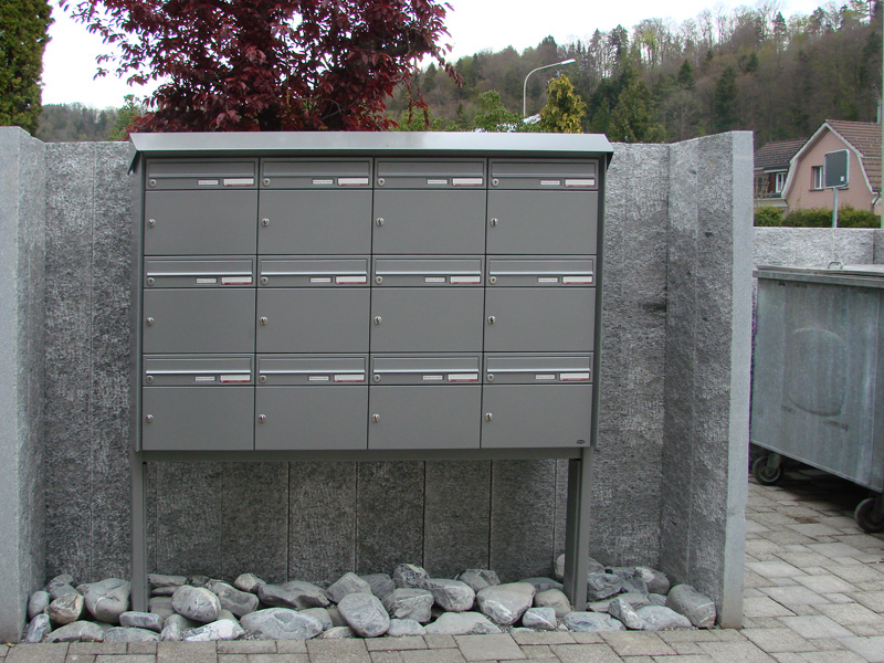 Graue Anlage Mit Ch Namensschild Graue Anlage Mit Ch Namensschild